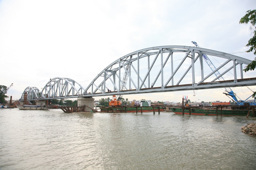 CIENCO1 Hoàn thành xây dựng lại cầu Ghềnh, thông tuyến đường sắt Bắc - Nam