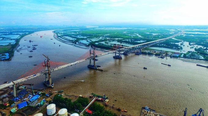 Cầu Bạch Đằng bắc qua sông Bạch Đằng nối Quảng Ninh với Hải Phòng