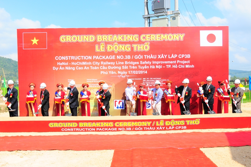 Động thổ gói thầu CP3B dự án nâng cao an toàn cầu đường sắt HN-TP Hồ Chí Minh