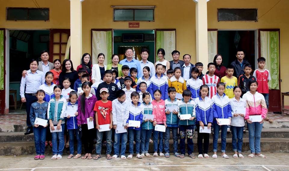 Cienco1 ủng hộ học sinh vùng lũ xã Tế Nông,Nông Cống tỉnh Thanh Hóa 50 triệu đồng